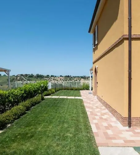 Sul Calar Del Sole Al Conero Реканати